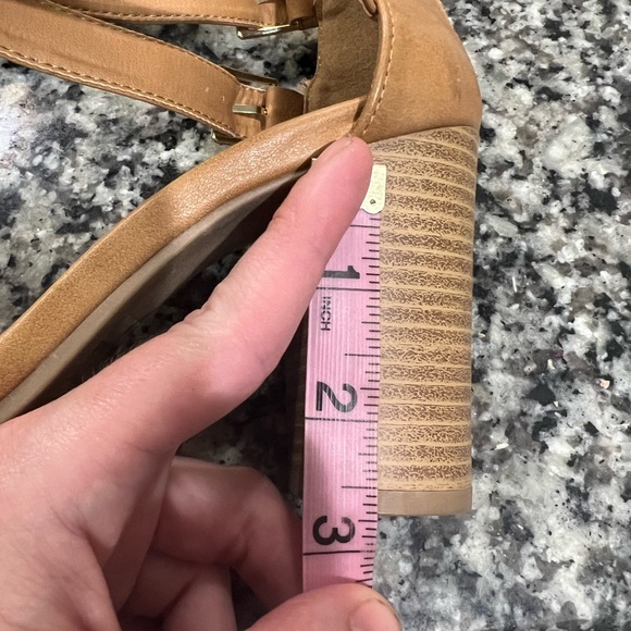 Qupid Strappy Tan Heel Sandals 7.5 - Picture 9 of 9